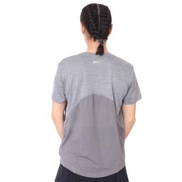 Miler Top Kadın Gri Koşu Tişört AJ8121-056