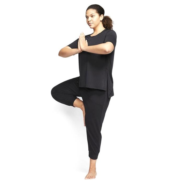 W Nk Yoga Layer Ss Top Plus Kadın Siyah Antrenman Tişört CT0538-010 1194736