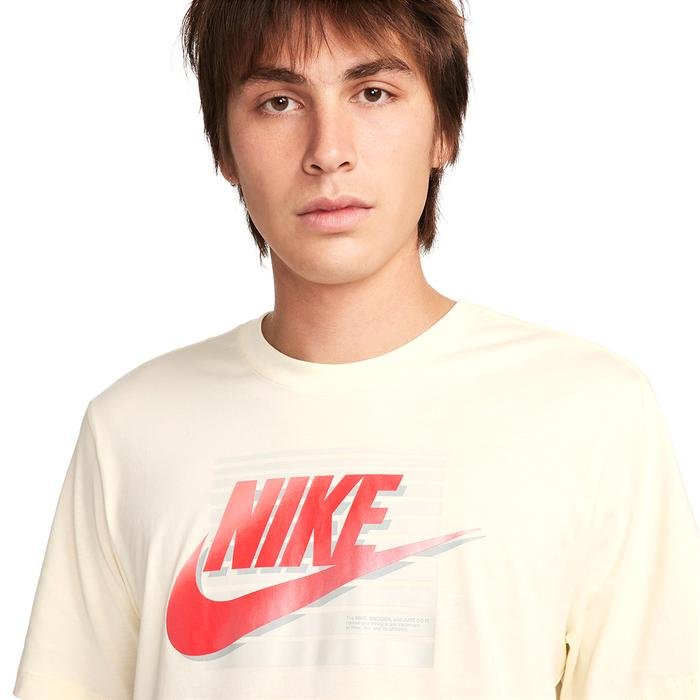 6Mo Futura Erkek Beyaz Günlük Stil T-Shirt FQ7995-113 1596611