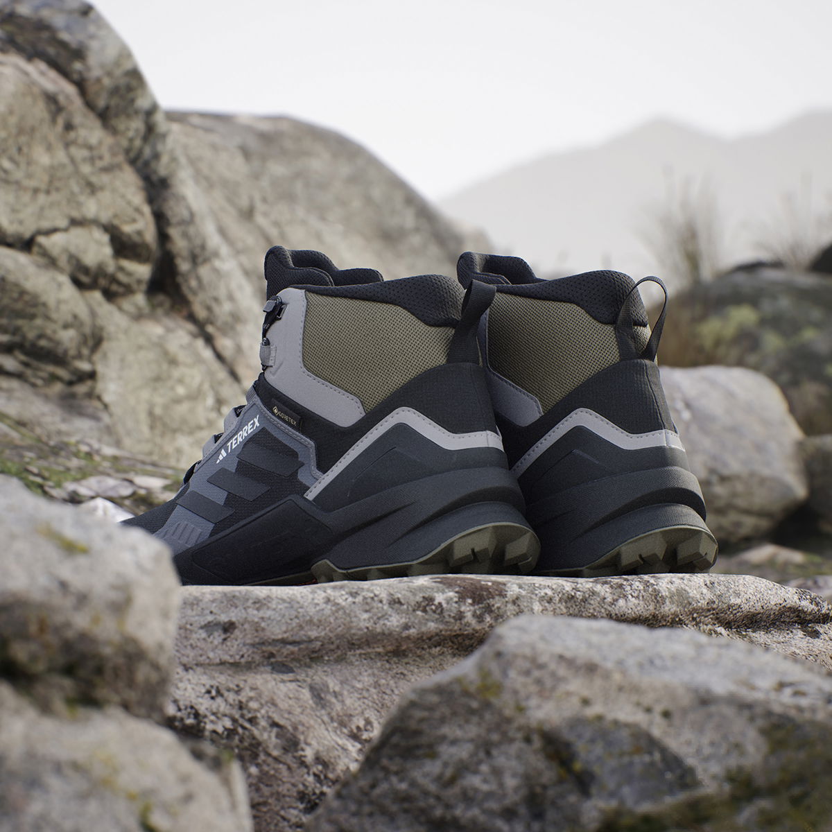 Terrex Swift R3 Mid Gore-tex Erkek Siyah Outdoor Bot ID0877