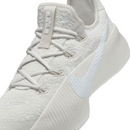 Lebron Tr 1 Erkek Beyaz Basketbol Ayakkabısı FJ6151-002