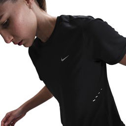 Swift Dri-Fit Kadın Siyah Koşu T-Shirt HM9698-010