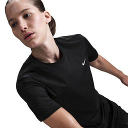 Swift Dri-Fit Kadın Siyah Koşu T-Shirt HM9698-010