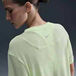 One Relaxed Dri-Fit Kadın Sarı Antrenman T-Shirt FN2814-701