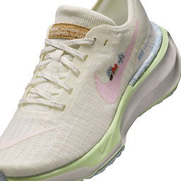Zoomx Invincible Run Fk 3 Kadın Beyaz Koşu Ayakkabısı IB8883-161