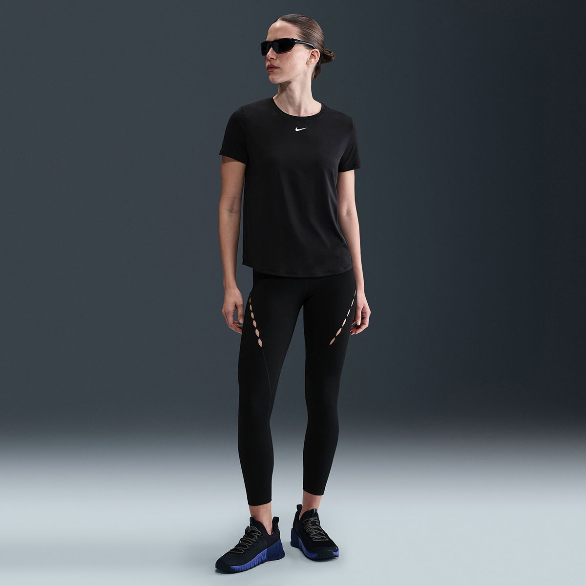 One Dri-Fit Kadın Siyah Günlük Stil T-Shirt IB9408-010
