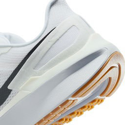Air Zoom Structure 25 Erkek Beyaz Koşu Ayakkabısı DJ7883-114