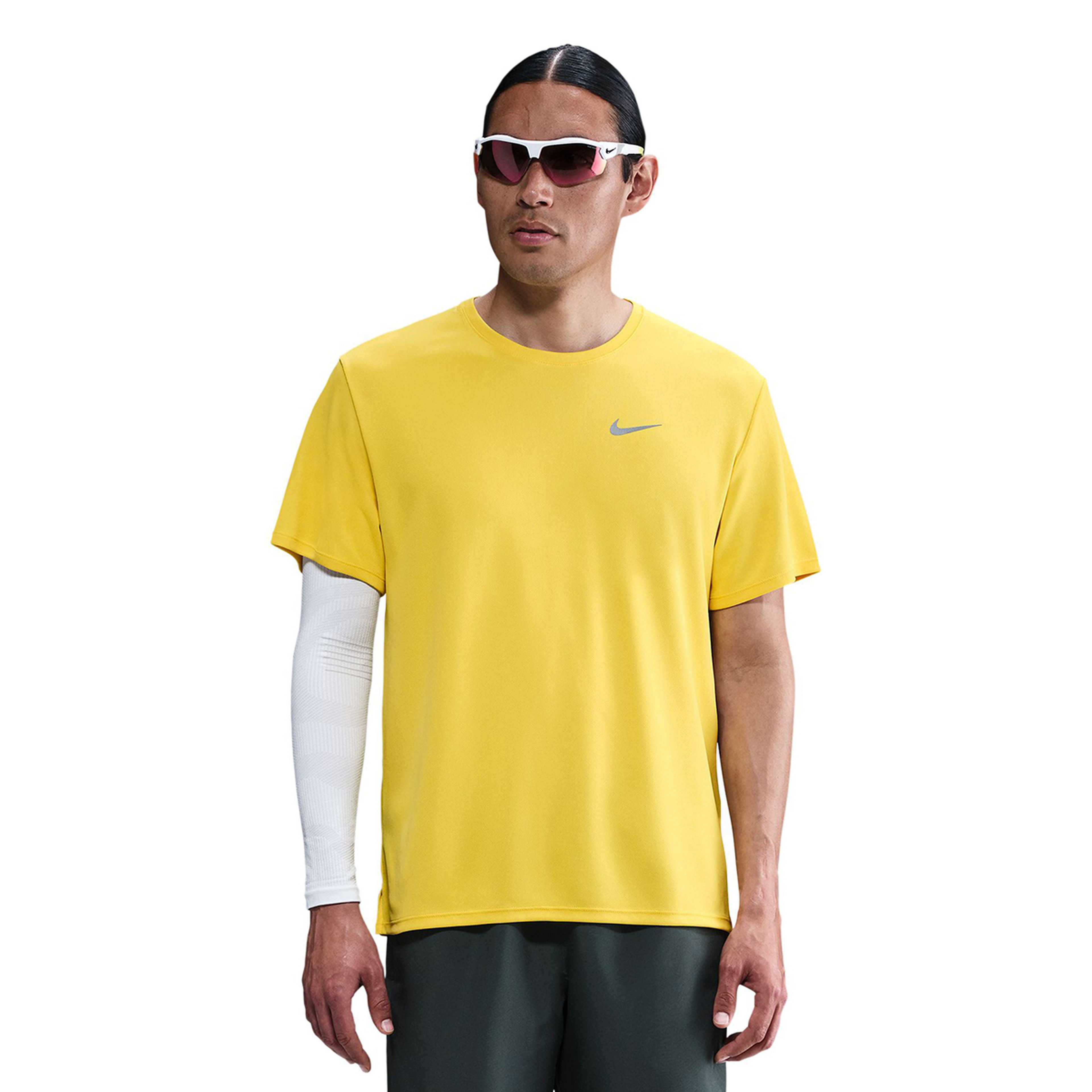 Uv Miler Dri-Fit Erkek Sarı Koşu T-Shirt DV9315-718