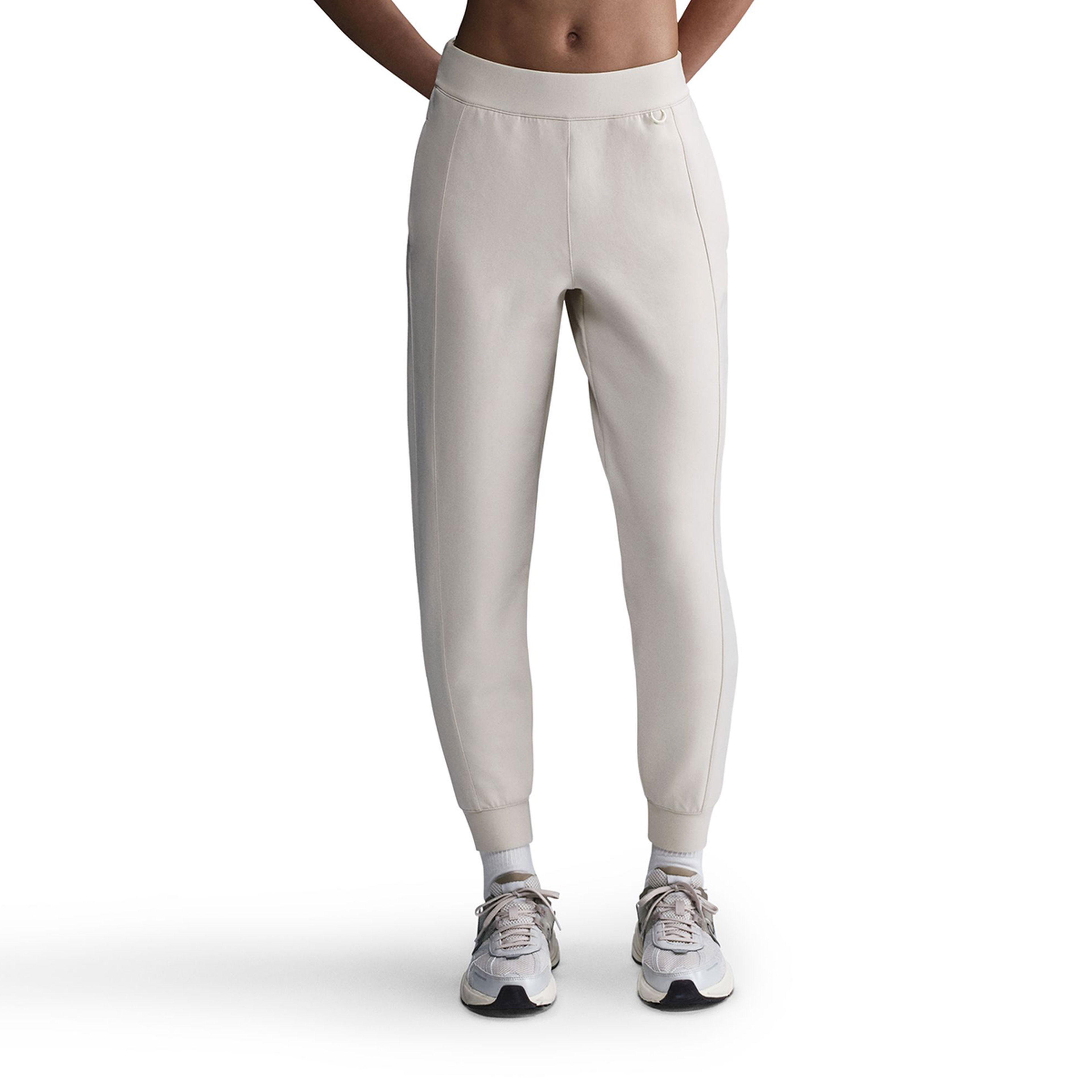 24.7 ImpossiblySoft Dri-FIT Kadın Beyaz Antrenman Eşofman Altı HQ8184-104